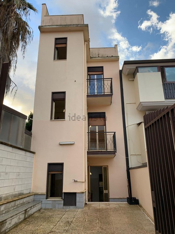 casa indipendente in vendita a Palmi