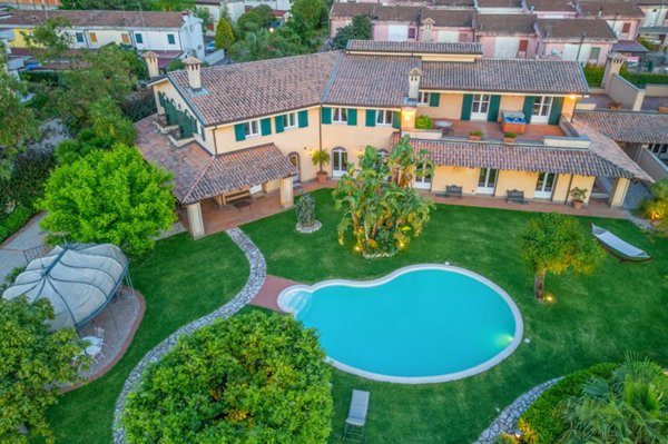 casa indipendente in vendita a Polistena