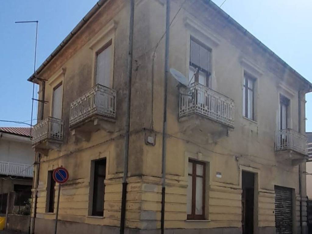 casa indipendente in vendita a Polistena