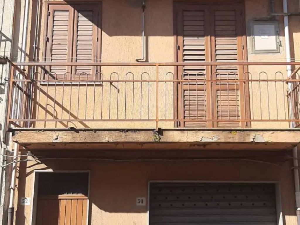 casa indipendente in vendita a Polistena
