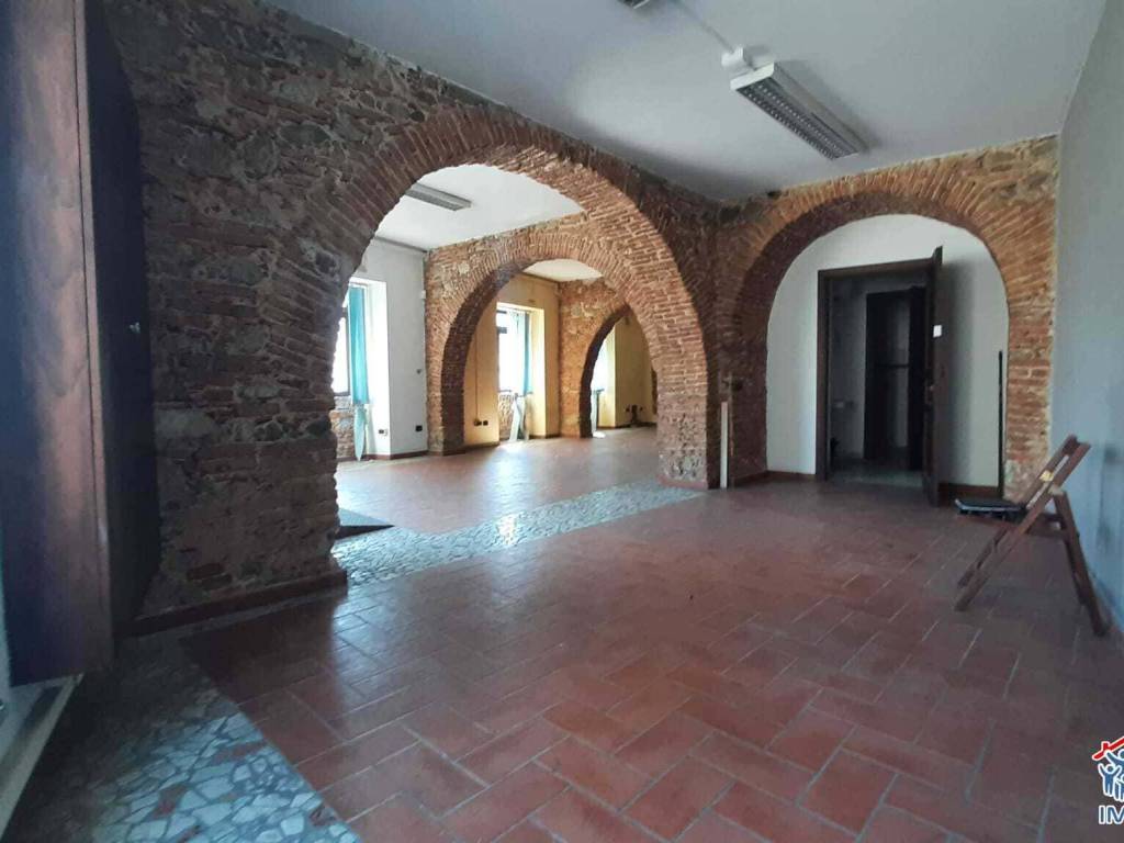 locale commerciale in vendita a Polistena