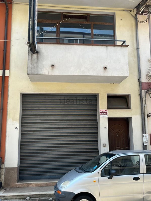 locale commerciale in vendita a Polistena