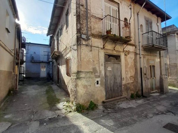 casa indipendente in vendita a Polistena