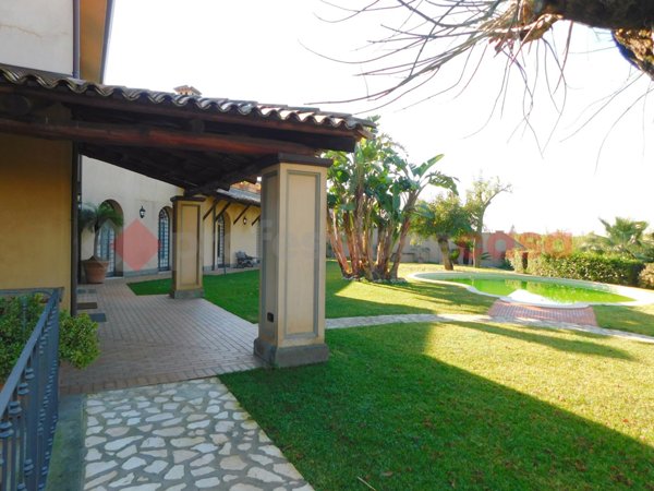 casa indipendente in vendita a Polistena