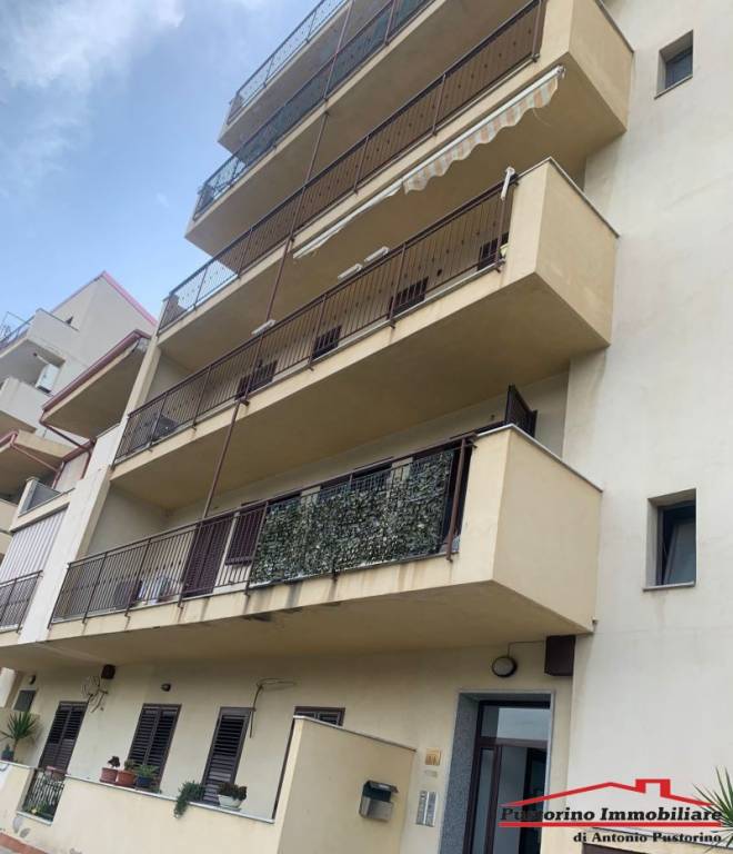 appartamento in vendita a Reggio di Calabria in zona Rione Ferrovieri