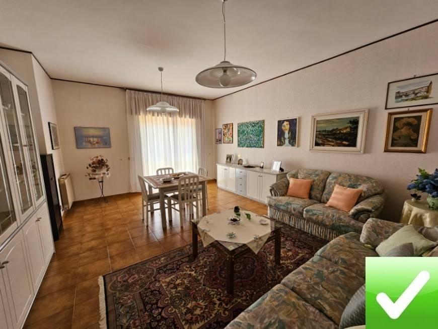 appartamento in vendita a Reggio di Calabria in zona Pineta Zerbi