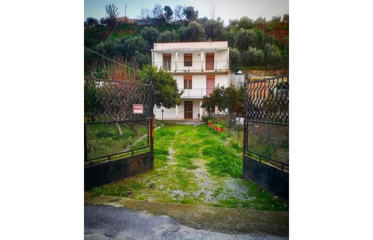 casa indipendente in vendita a Reggio di Calabria in zona Modena