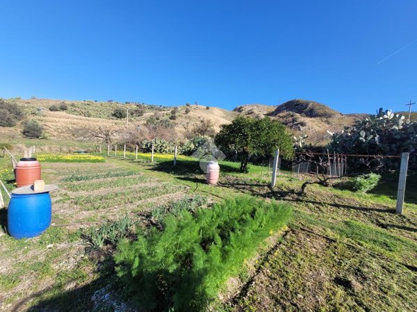 terreno agricolo in vendita a Reggio di Calabria in zona Pellaro