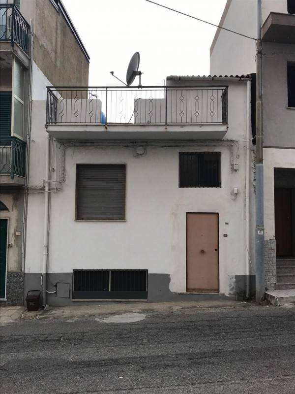 casa indipendente in vendita a Reggio di Calabria in zona Trabocchetto