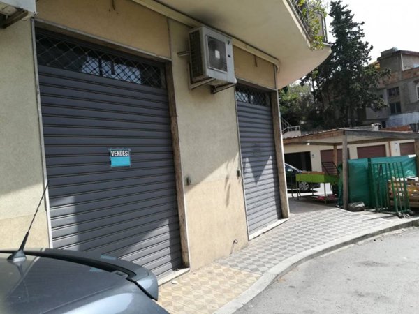 negozio in vendita a Reggio di Calabria in zona Trabocchetto