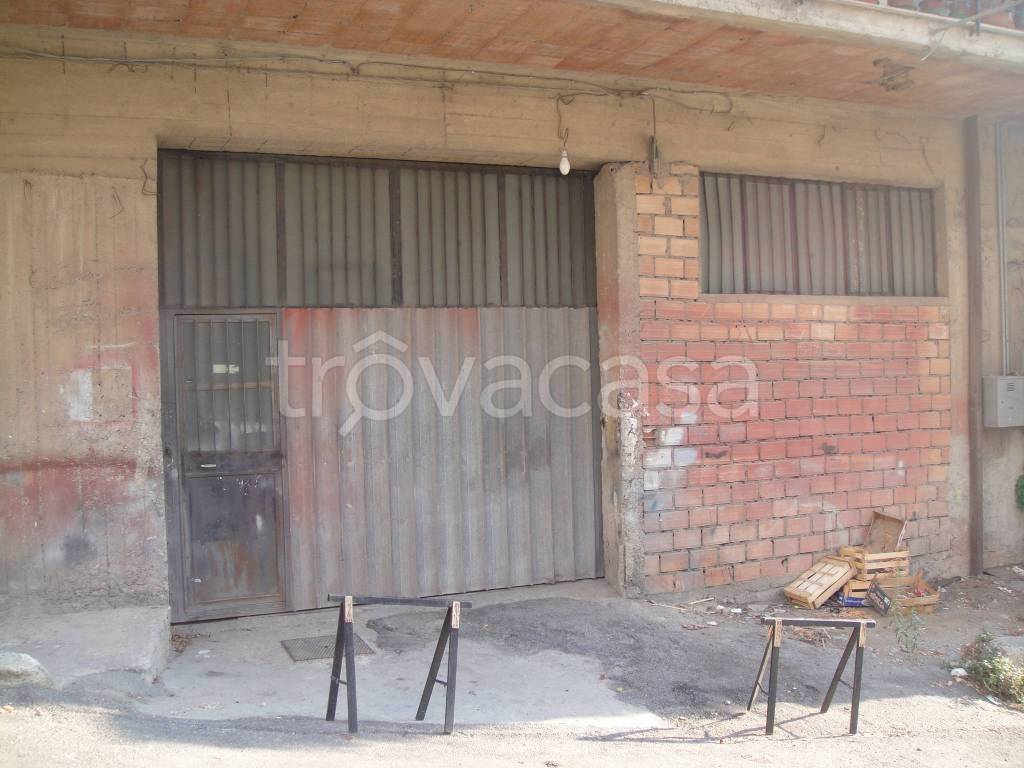 locale commerciale in vendita a Reggio di Calabria in zona Tremulini