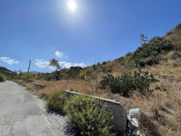 terreno edificabile in vendita a Reggio di Calabria in zona Pellaro