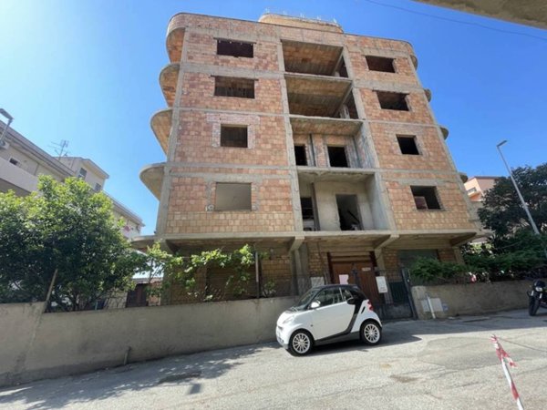 appartamento in vendita a Reggio di Calabria in zona Modena