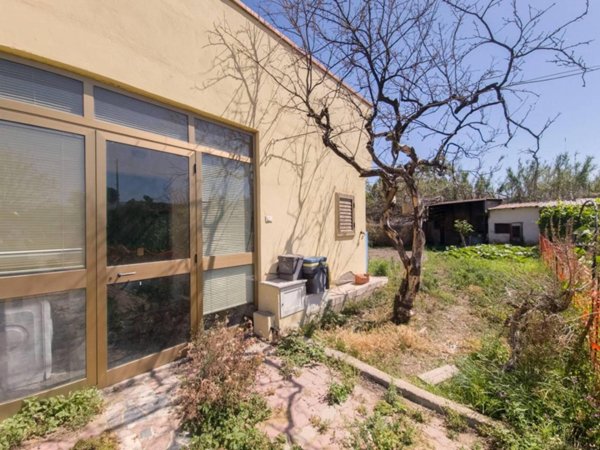 casa indipendente in vendita a Reggio di Calabria in zona San Leo