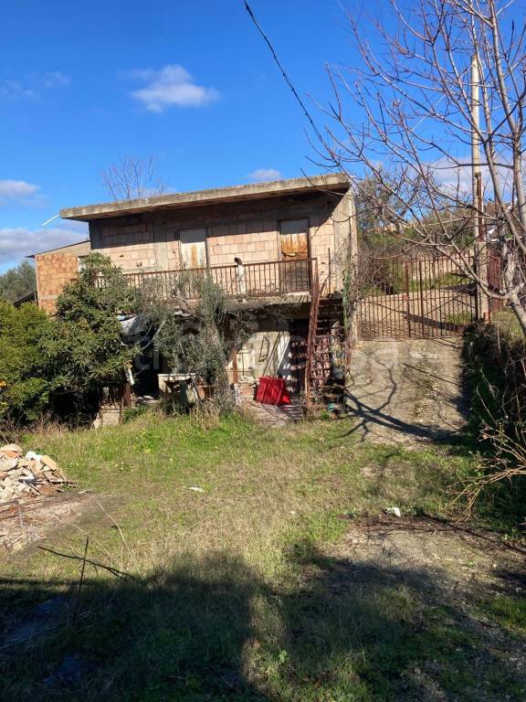 casa indipendente in vendita a Reggio di Calabria in zona Terreti
