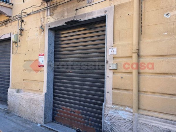 negozio in vendita a Reggio di Calabria in zona Sbarre