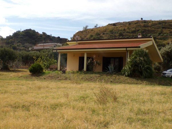 casa indipendente in vendita a Reggio di Calabria in zona Armo