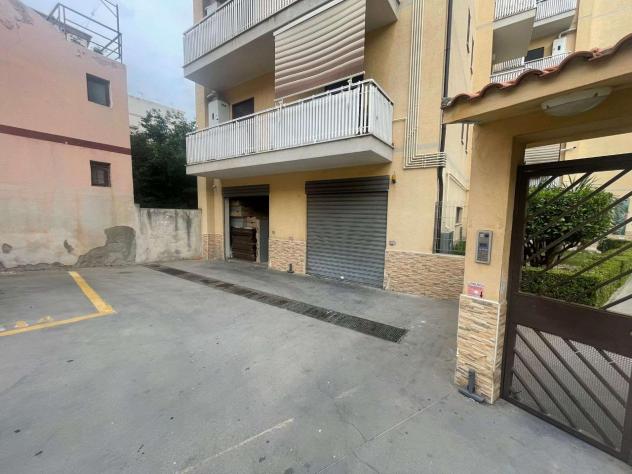 negozio in vendita a Reggio di Calabria in zona Gebbione