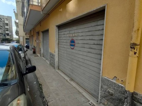 negozio in vendita a Reggio di Calabria in zona Santa Caterina