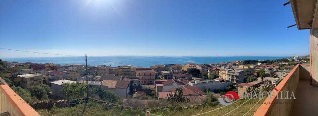 appartamento in vendita a Reggio di Calabria in zona Centro Storico
