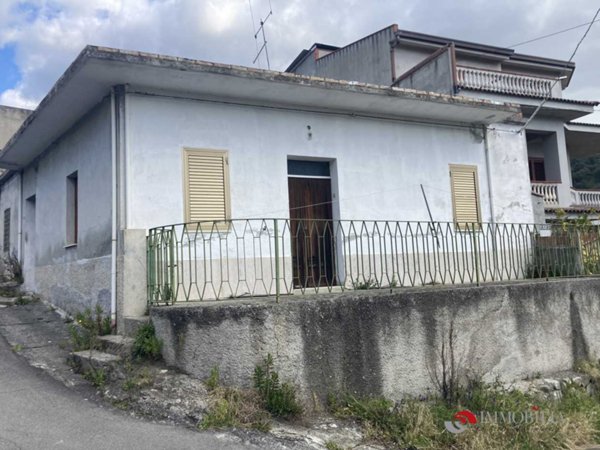 casa indipendente in vendita a Reggio di Calabria