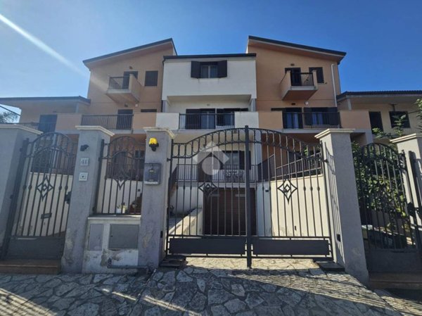 casa indipendente in vendita a Reggio di Calabria in zona Catona