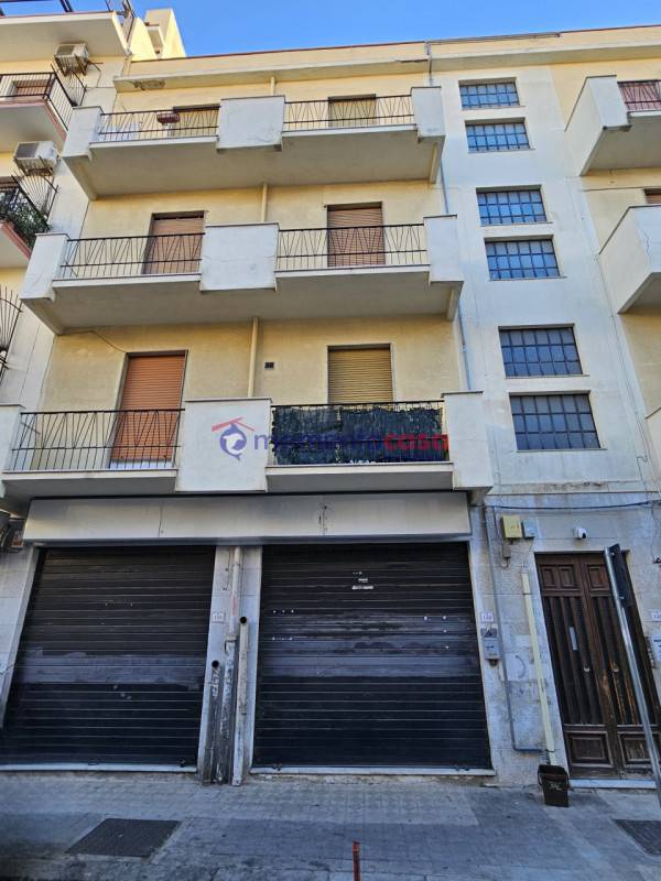 negozio in vendita a Reggio di Calabria in zona Centro Storico