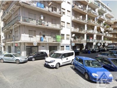 negozio in vendita a Reggio di Calabria in zona Sbarre