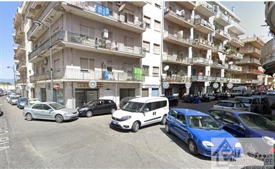 locale commerciale in vendita a Reggio di Calabria in zona Sbarre