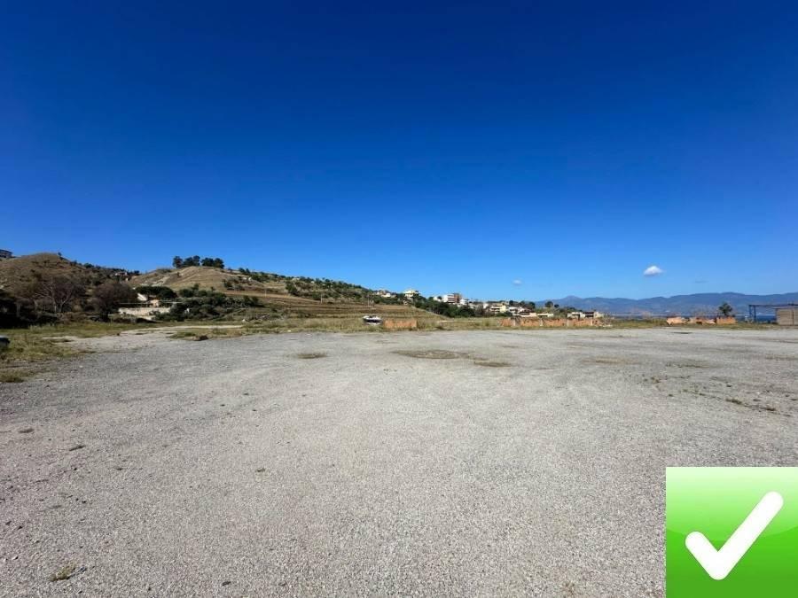 terreno agricolo in vendita a Reggio di Calabria in zona Pellaro