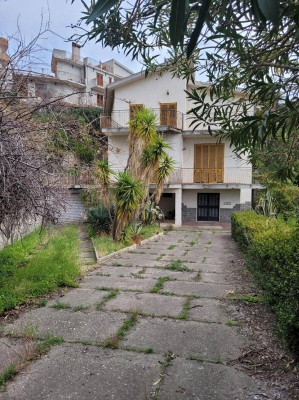casa indipendente in vendita a Reggio di Calabria in zona Ravagnese