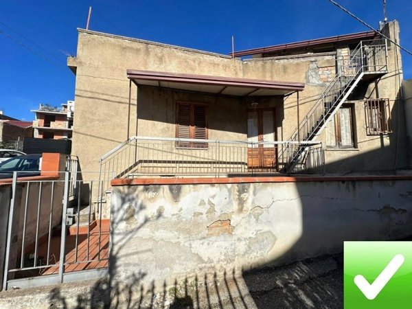 casa indipendente in vendita a Reggio di Calabria in zona Spirito Santo