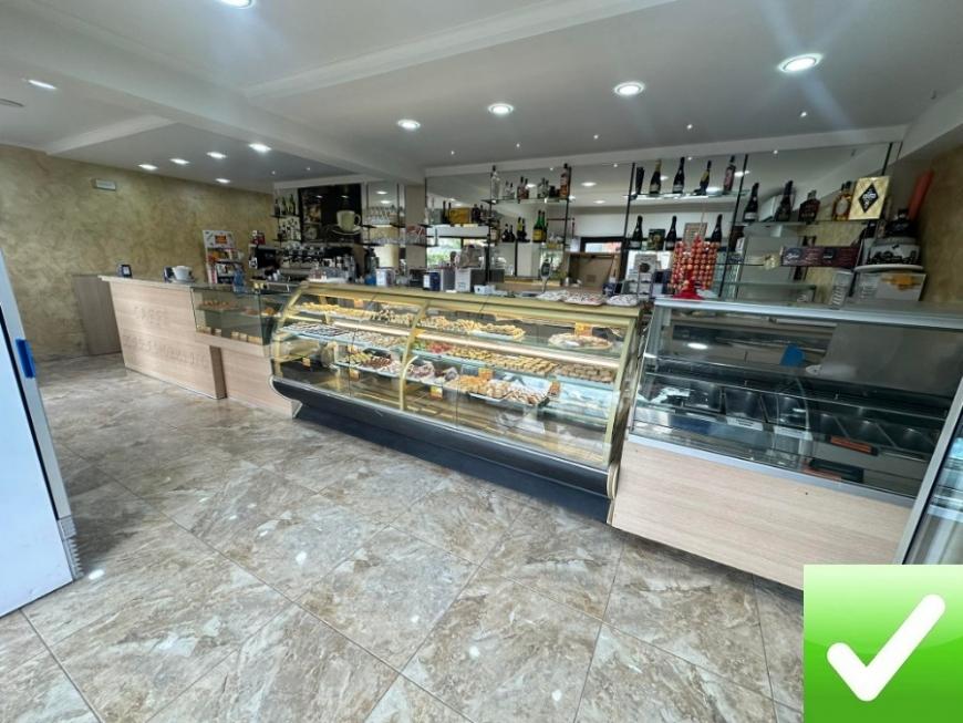 negozio in vendita a Reggio di Calabria in zona Modena