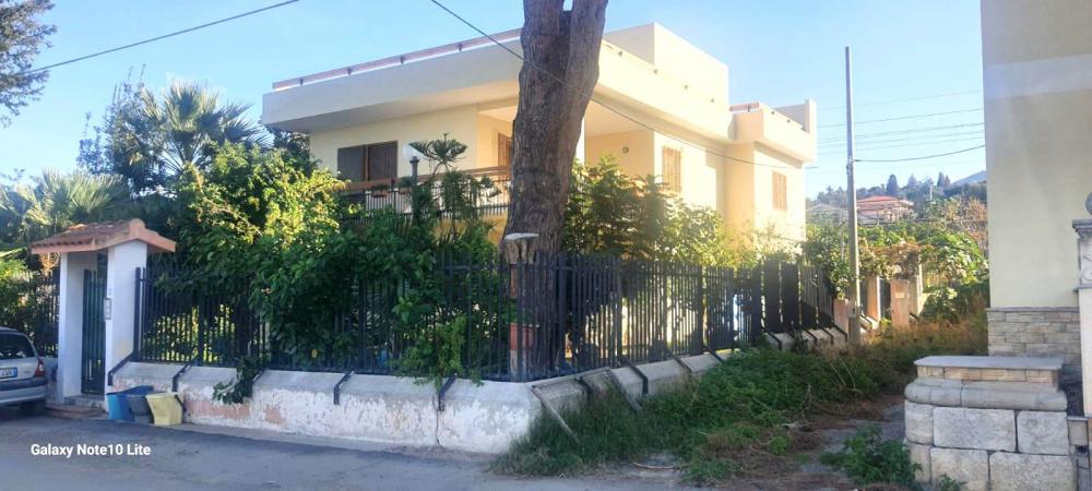 casa indipendente in vendita a Reggio di Calabria in zona Pellaro