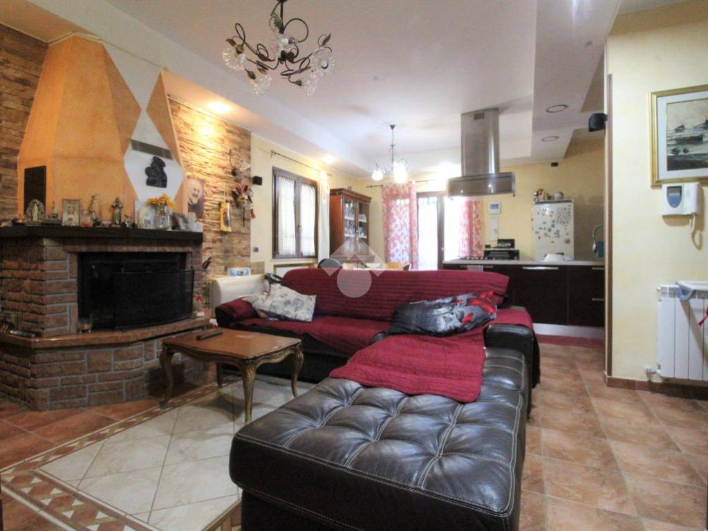 casa indipendente in vendita a Reggio di Calabria in zona Catona