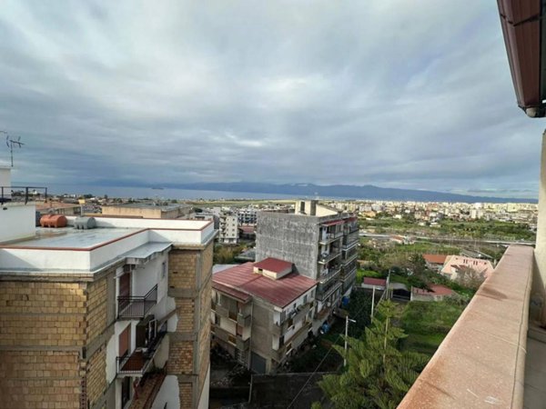 appartamento in vendita a Reggio di Calabria in zona Sbarre