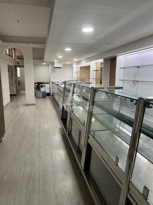 negozio in vendita a Reggio di Calabria in zona Archi