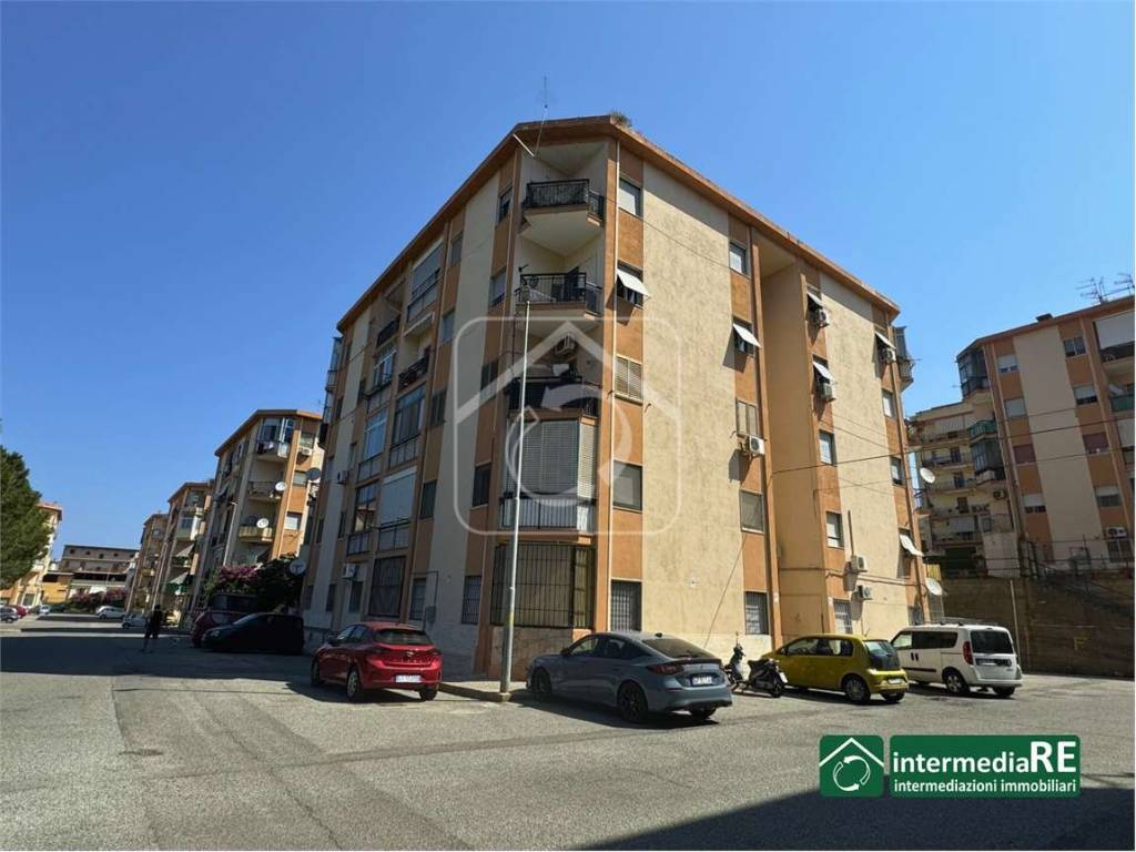 appartamento in vendita a Reggio di Calabria in zona Modena