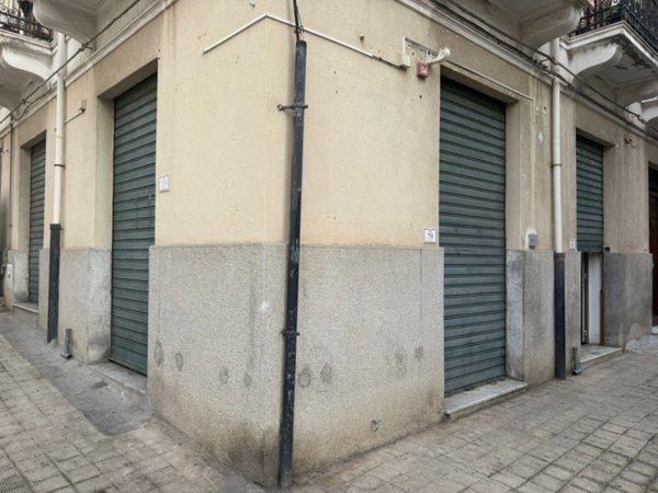 negozio in vendita a Reggio di Calabria in zona Centro Storico