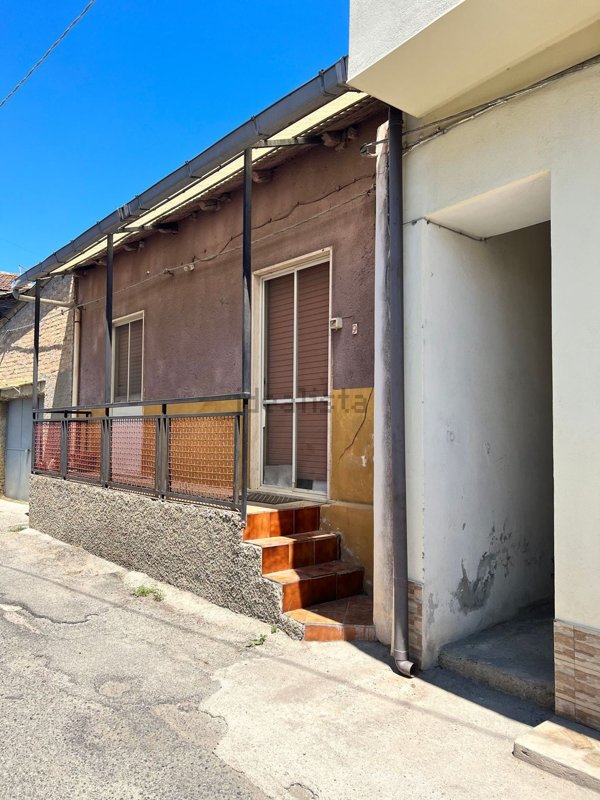 casa indipendente in vendita a Reggio di Calabria in zona Salìce Cálabro