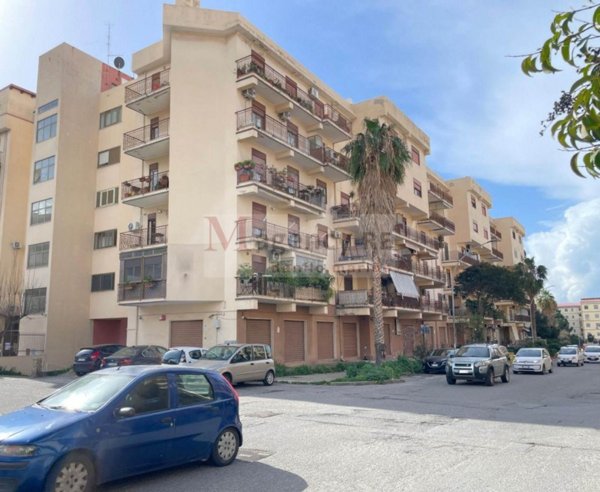 appartamento in vendita a Reggio di Calabria in zona Sbarre