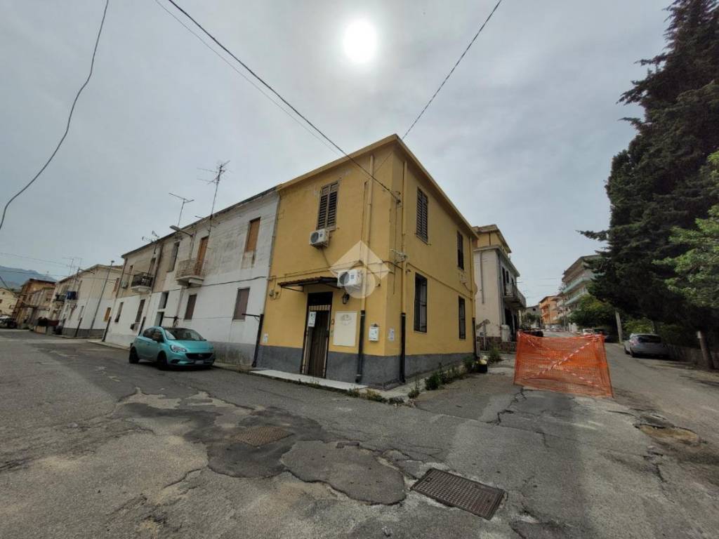 casa indipendente in vendita a Reggio di Calabria in zona Pellaro