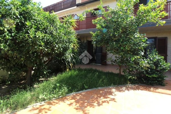 casa indipendente in vendita a Reggio di Calabria in zona Catona