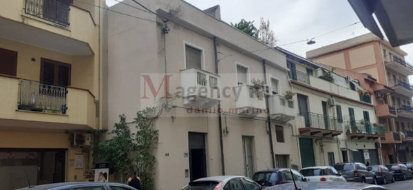appartamento in vendita a Reggio di Calabria in zona Sbarre