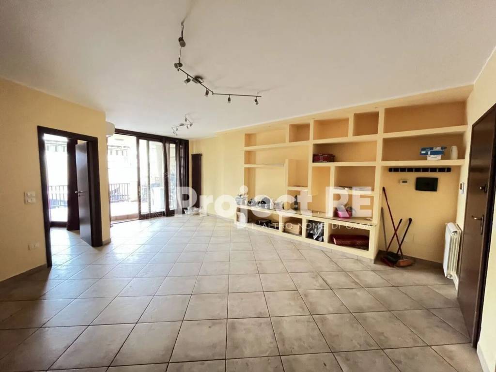 appartamento in vendita a Reggio di Calabria in zona Modena