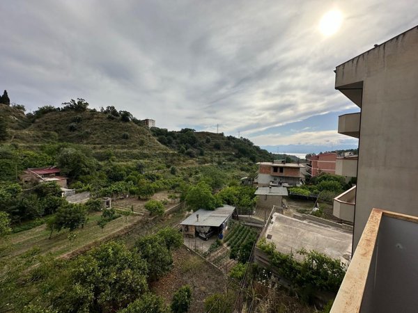 appartamento in vendita a Reggio di Calabria in zona Sbarre
