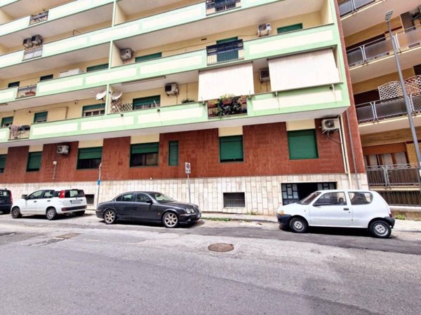 negozio in vendita a Reggio di Calabria in zona Spirito Santo