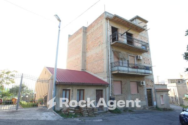 appartamento in vendita a Reggio di Calabria in zona Sambatello