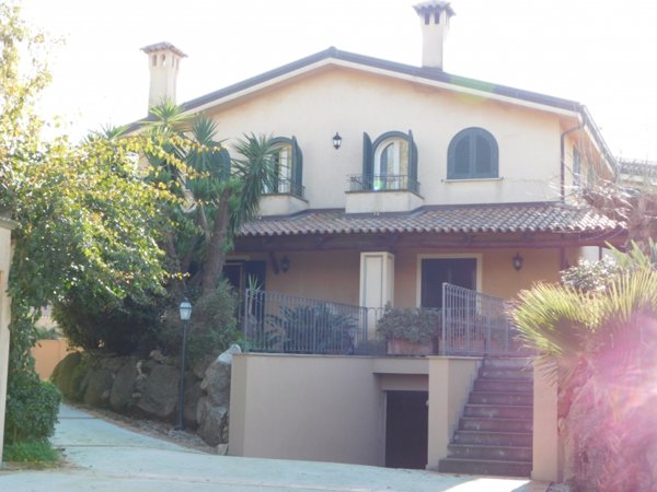 casa indipendente in vendita a Reggio di Calabria