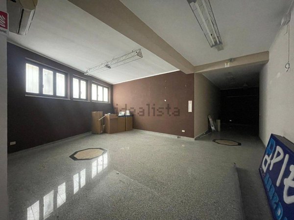 locale commerciale in vendita a Reggio di Calabria